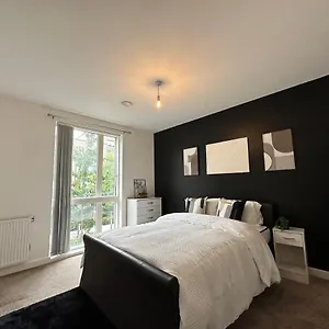 Deluxe Spacious Near Bridge! , London United Kingdom